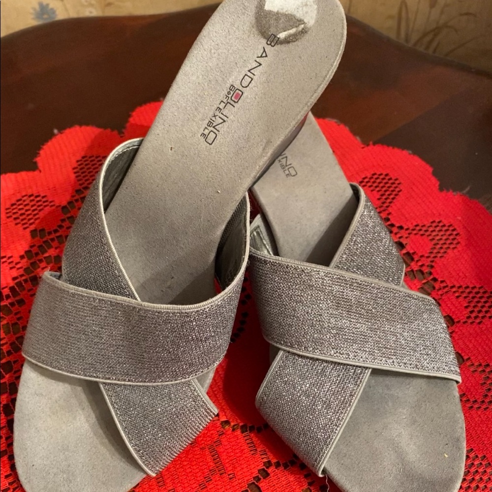 Gray Bandolino’s b flexible glitter cross straps